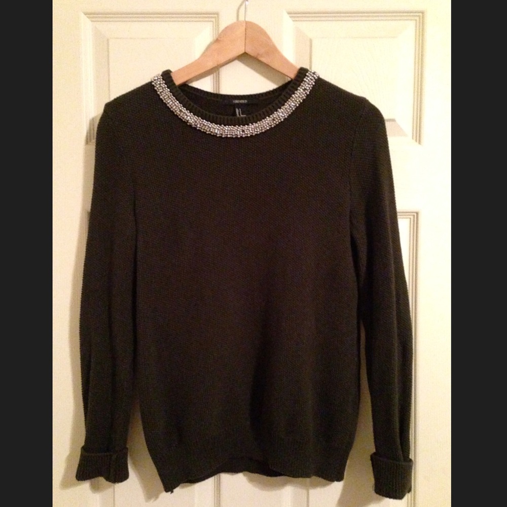 Oversized Beaded collar sweater